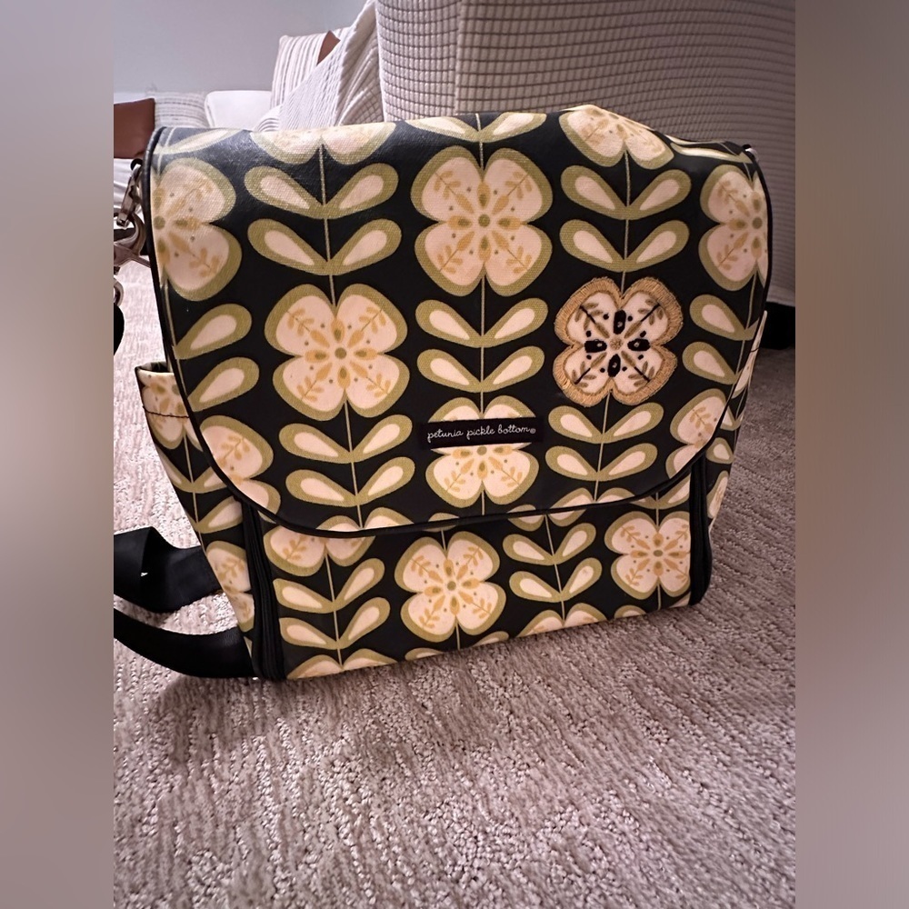 Petunia Pickle Bottom La Paz Boxy Diaper Bag Backpack - Picture 8 of 8